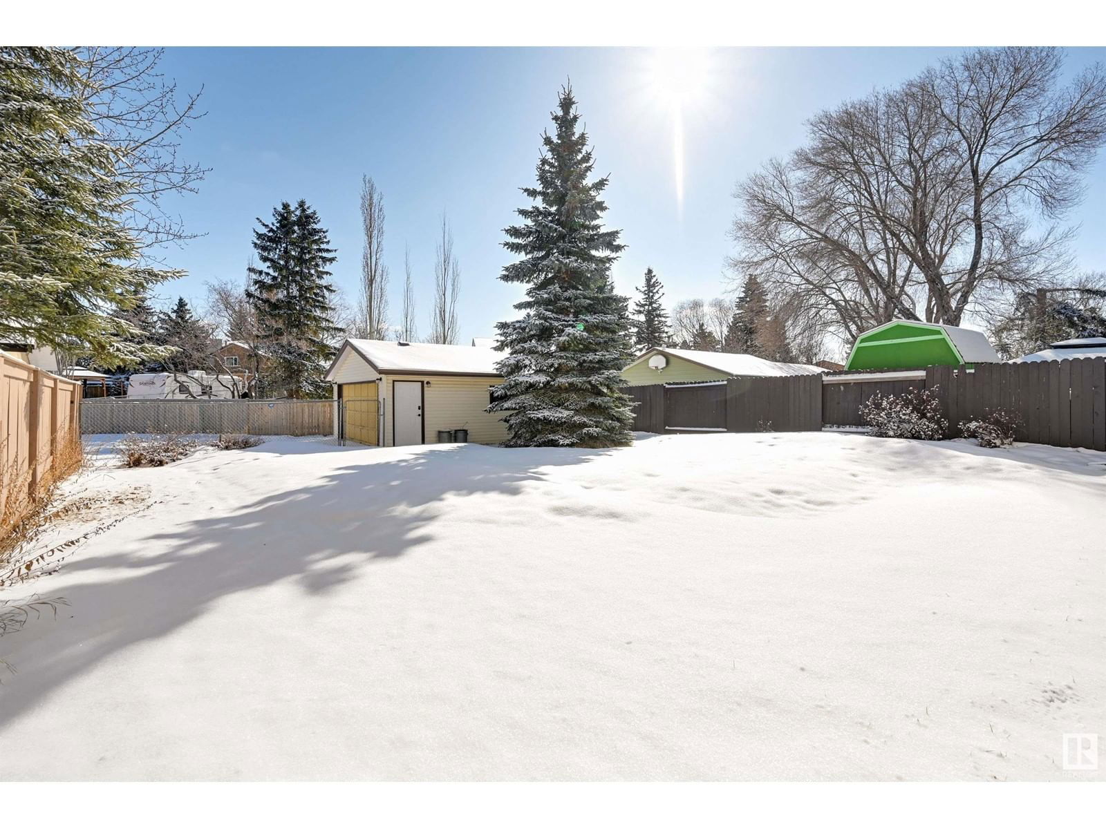 3963 55 St Nw Edmonton, Alberta