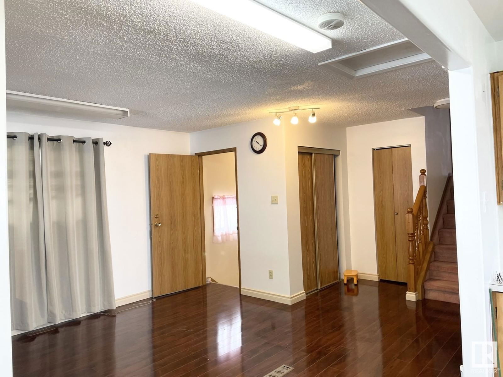 Nw - 11706 83 St Edmonton, Alberta