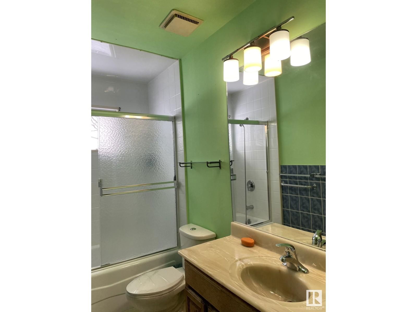Nw - 11706 83 St Edmonton, Alberta