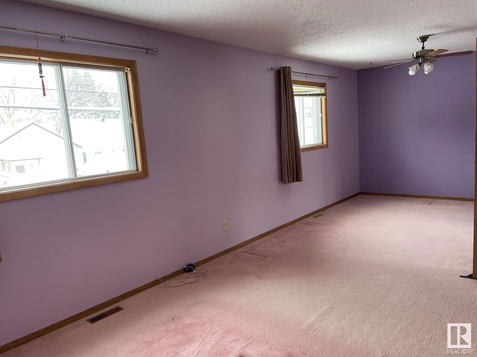 Nw - 11706 83 St Edmonton, Alberta