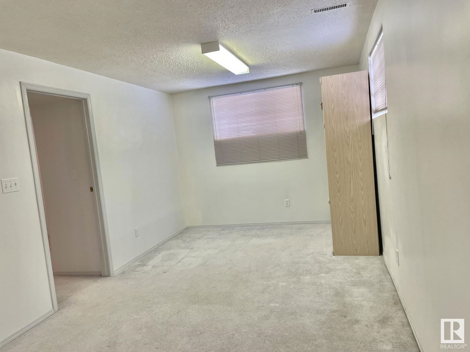 Nw - 11706 83 St Edmonton, Alberta