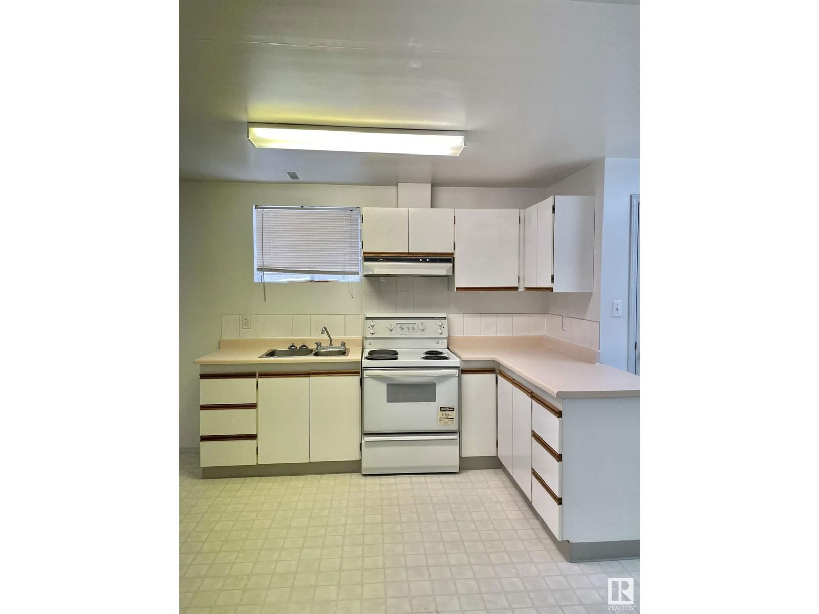 Nw - 11706 83 St Edmonton, Alberta