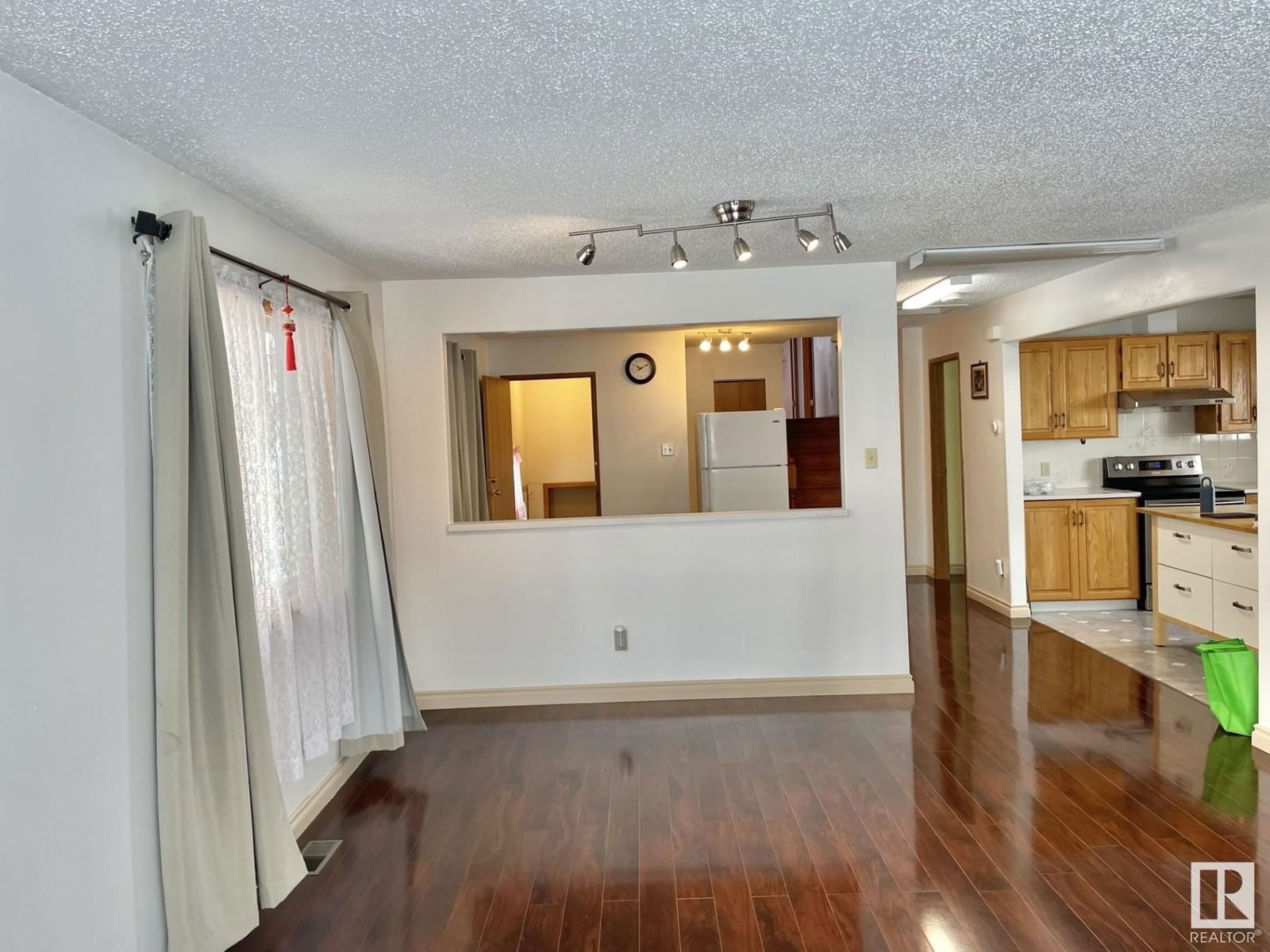 Nw - 11706 83 St Edmonton, Alberta