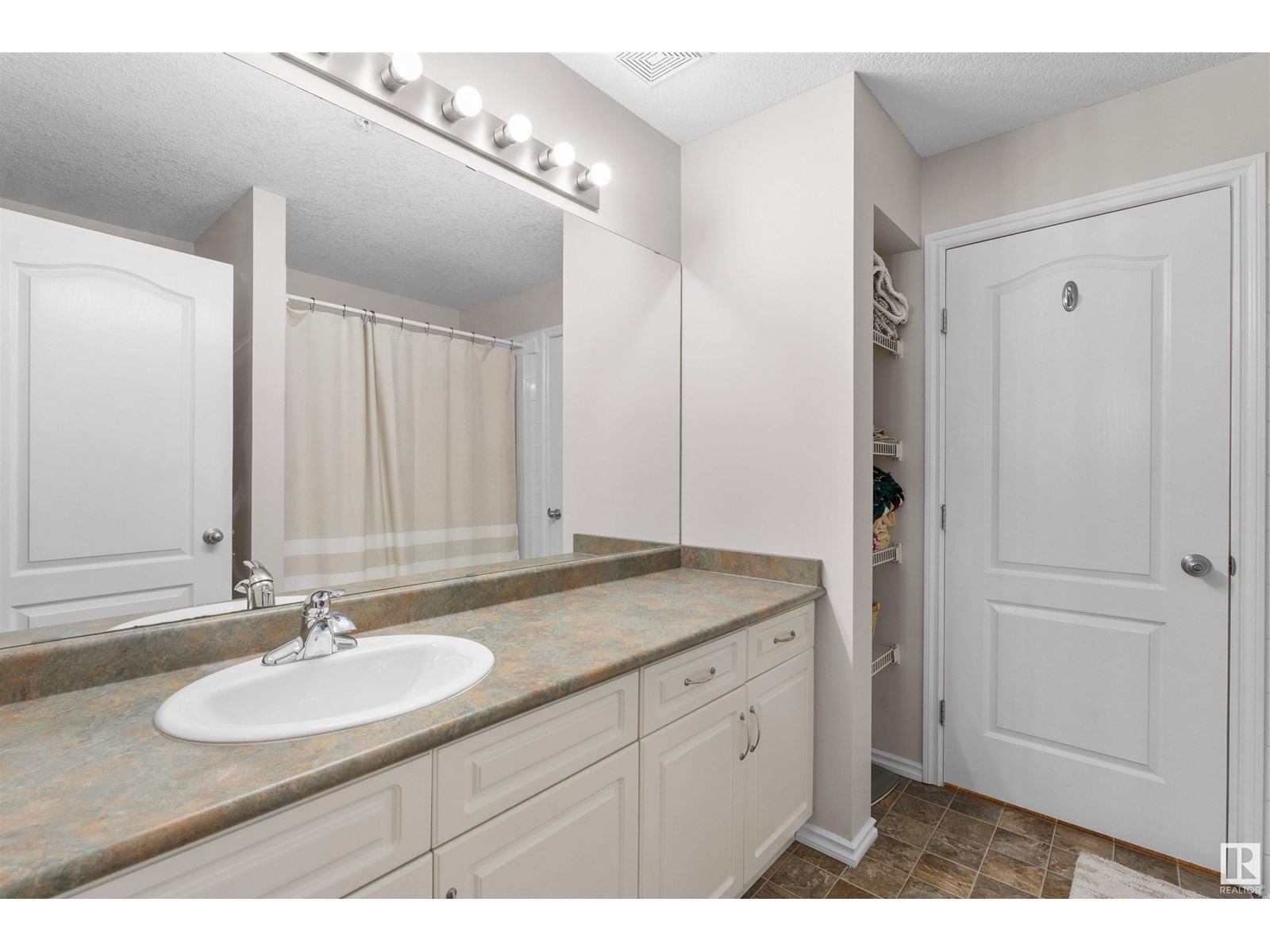 236 WESTERRA MR Image 18