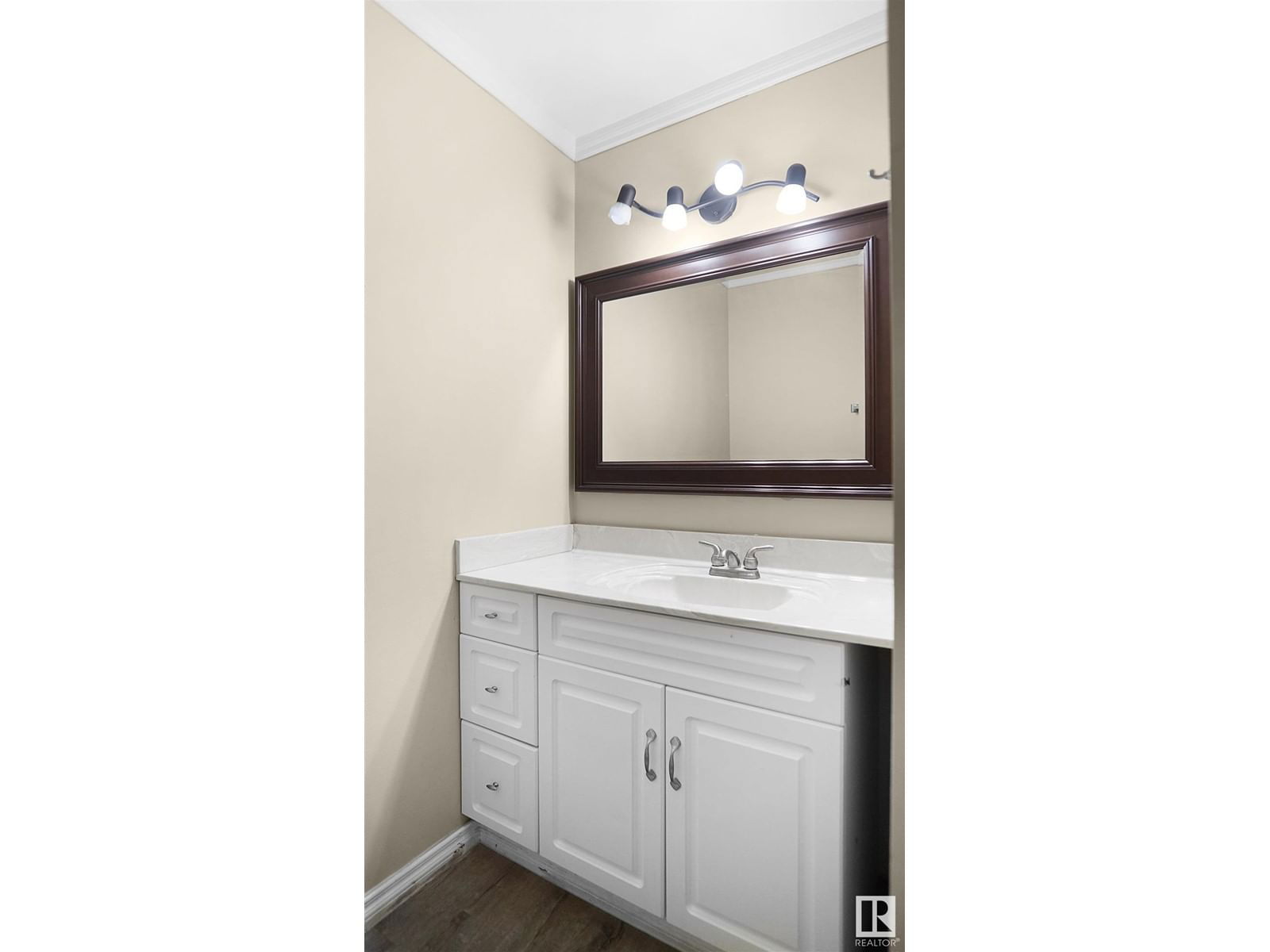 51 HAMILTON CR Image 17
