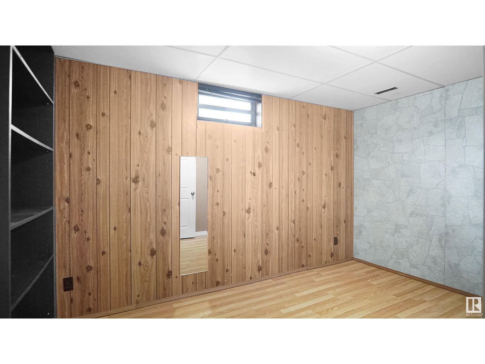 51 HAMILTON CR Image 24