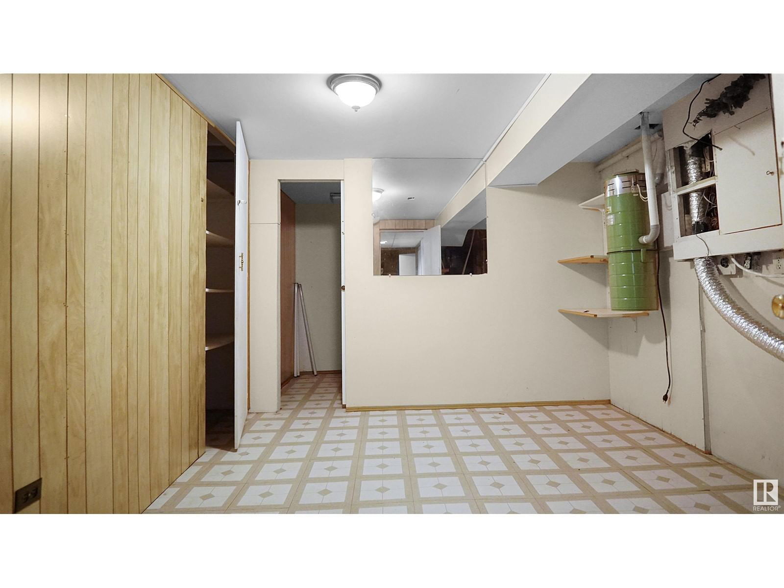 51 HAMILTON CR Image 27