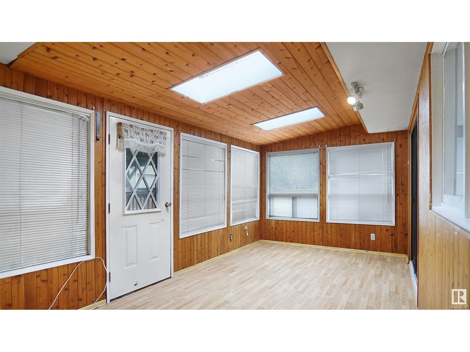 51 HAMILTON CR Image 34