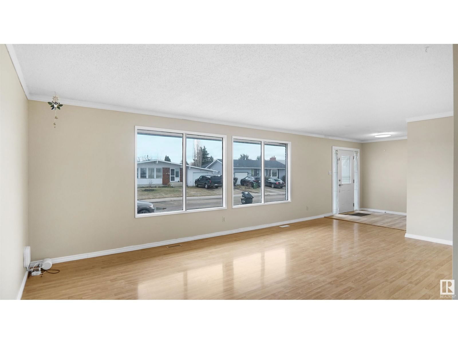 51 HAMILTON CR Image 8