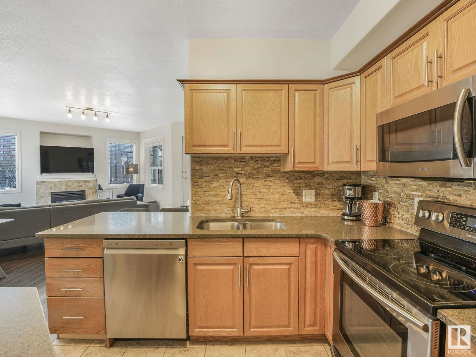 #204 - 10011 110 ST Image 6