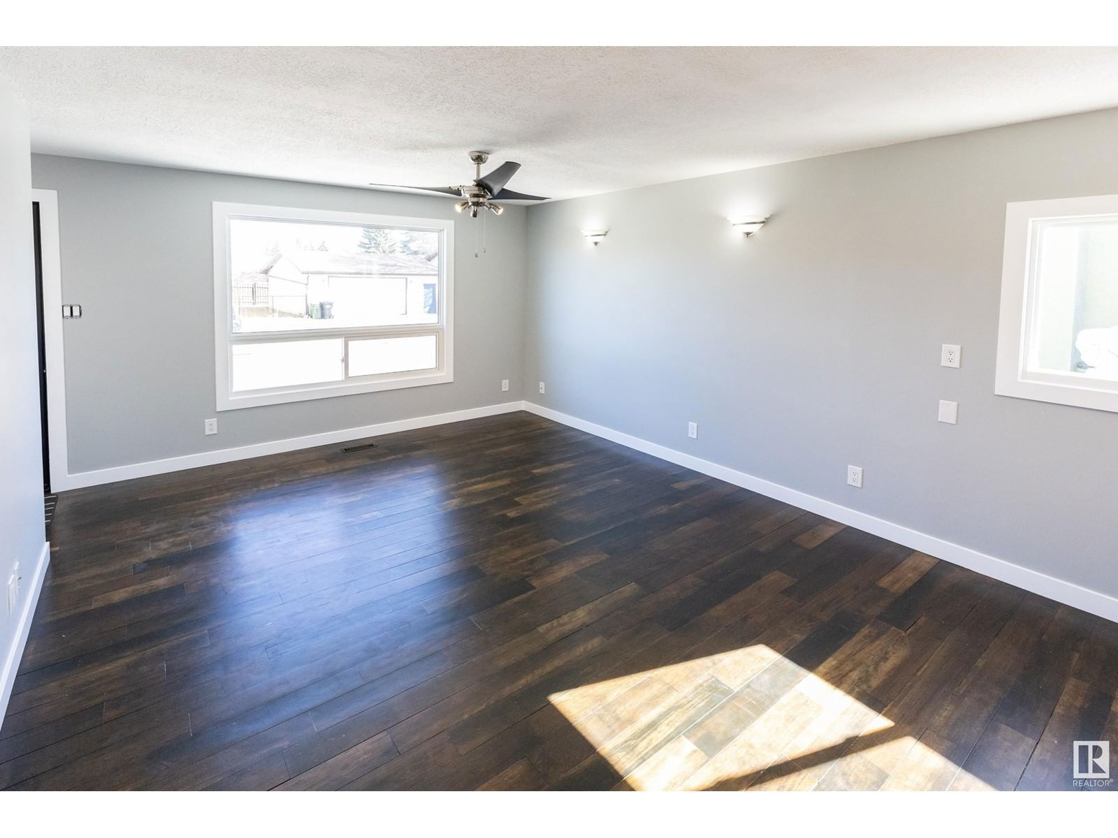 NW - 2115 145 AV Image 10