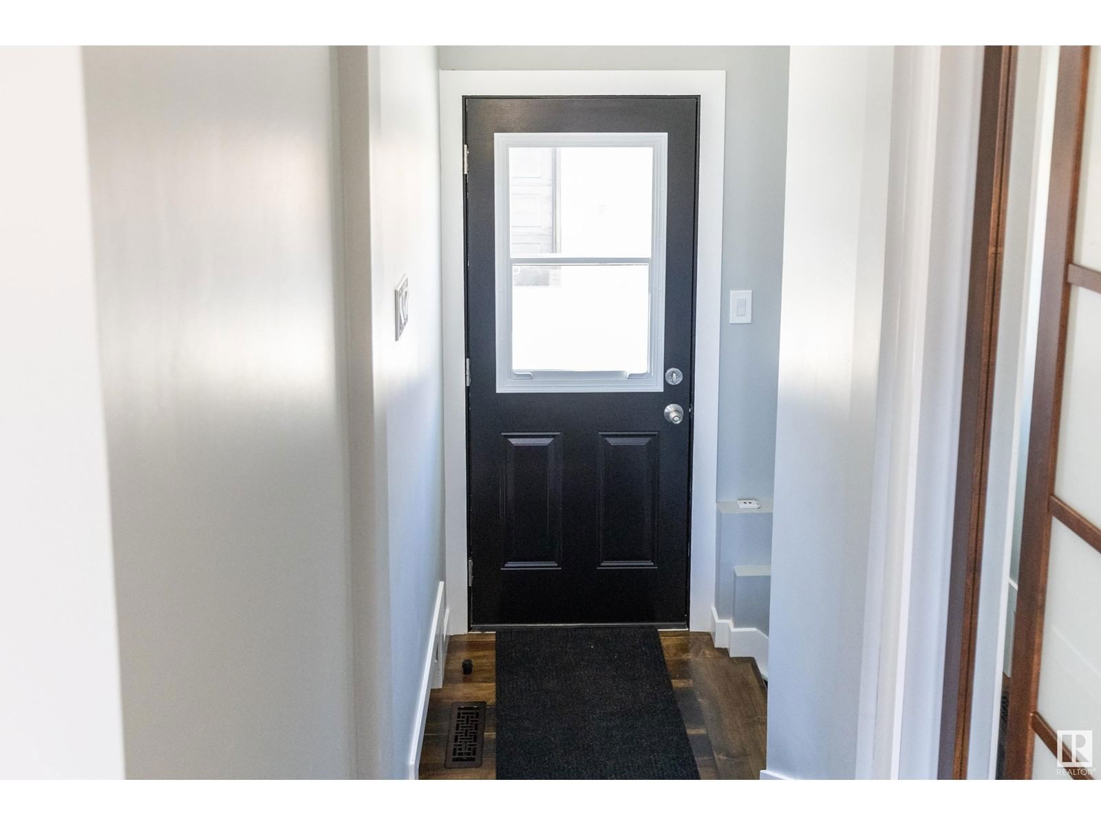 NW - 2115 145 AV Image 18