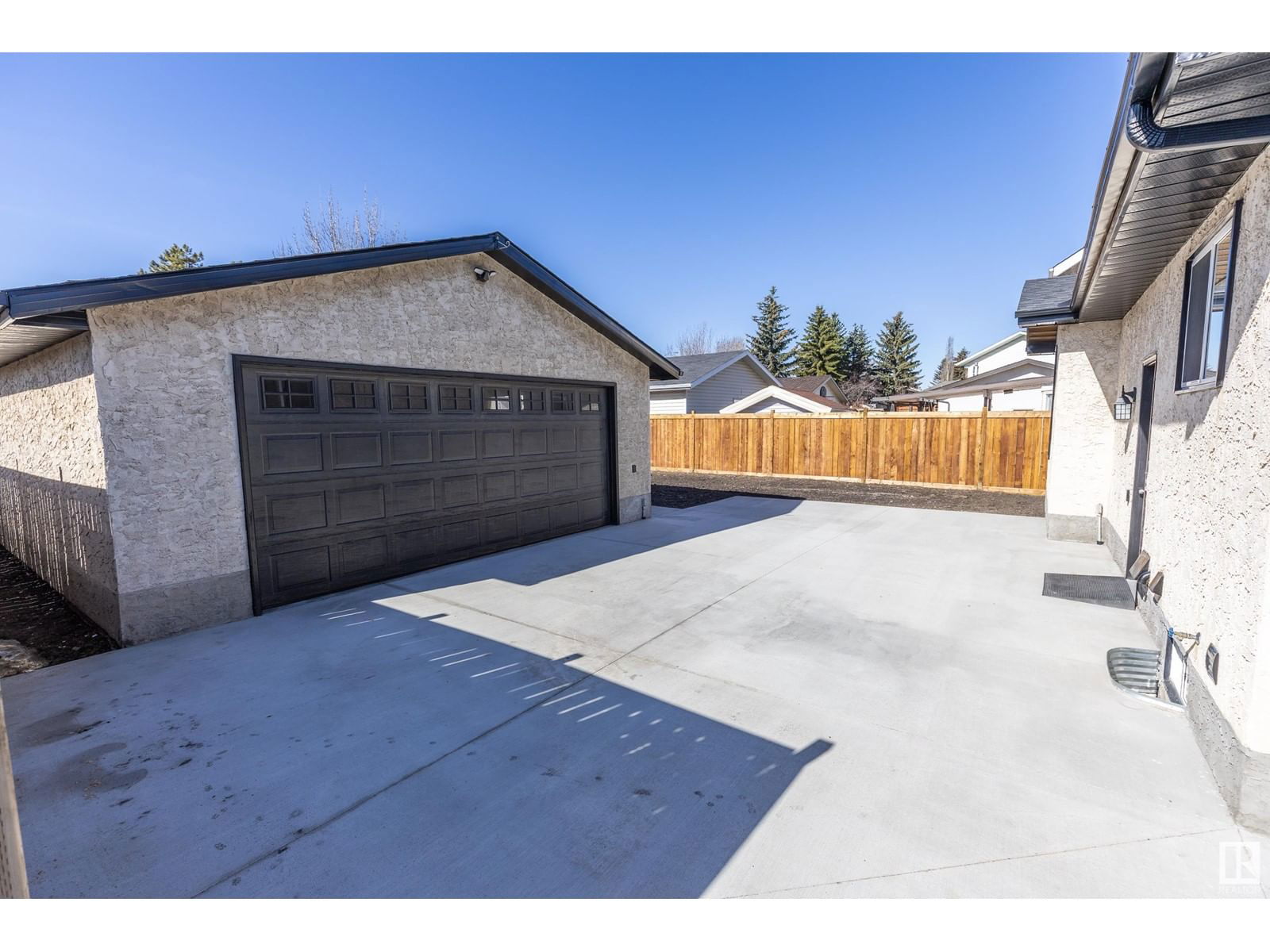 NW - 2115 145 AV Image 24