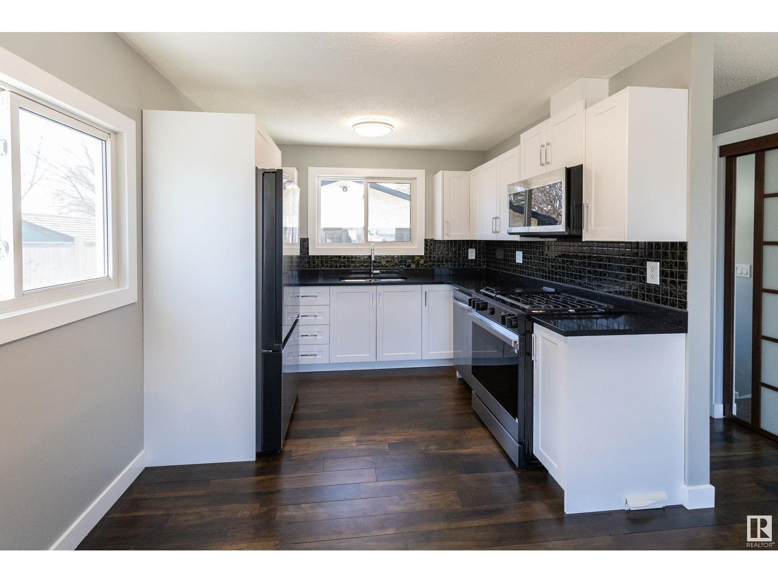 NW - 2115 145 AV Image 5