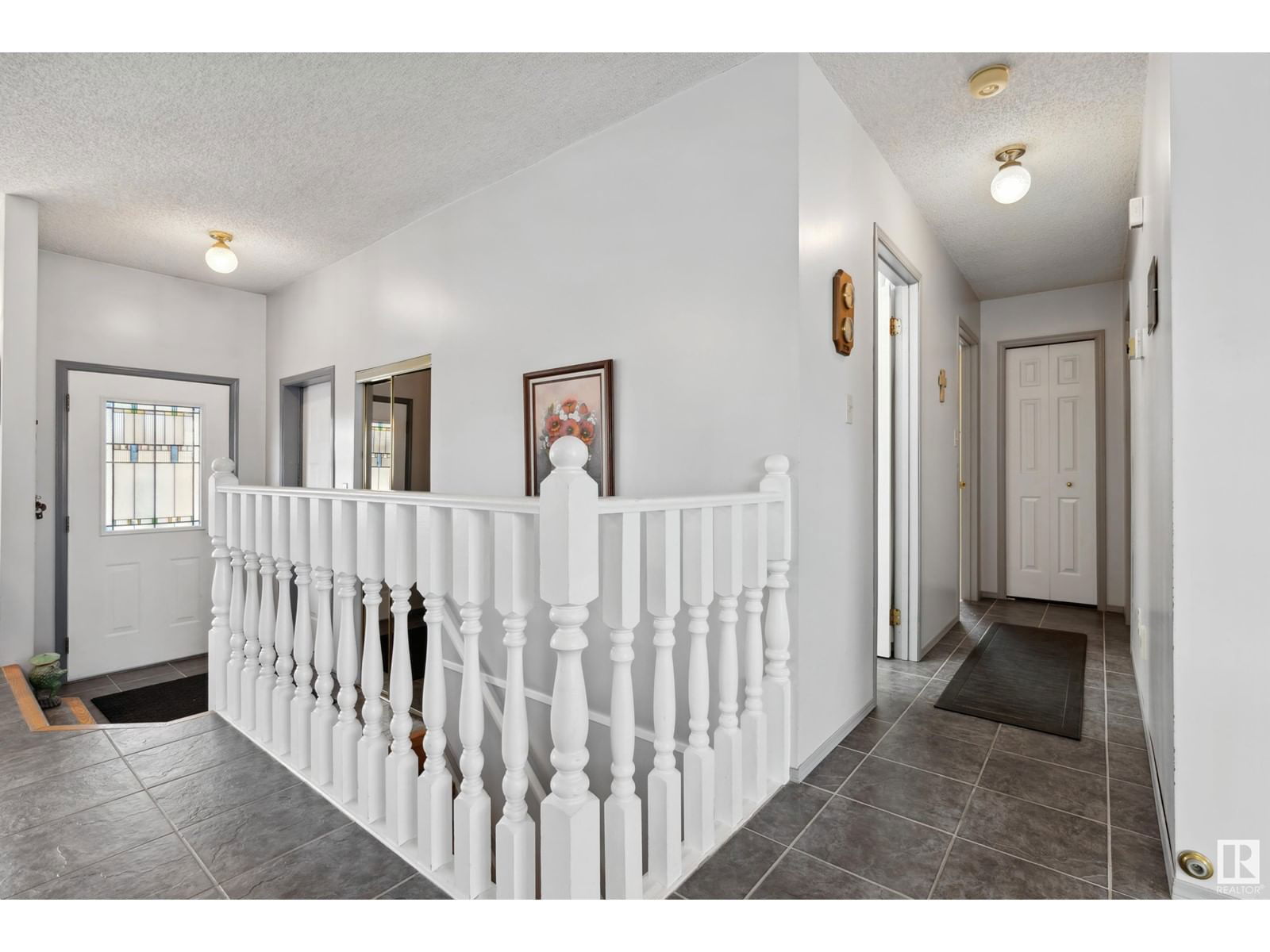 8218 93 AV Image 18
