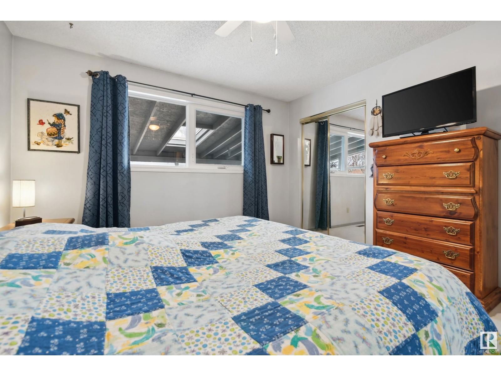 8218 93 AV Image 21