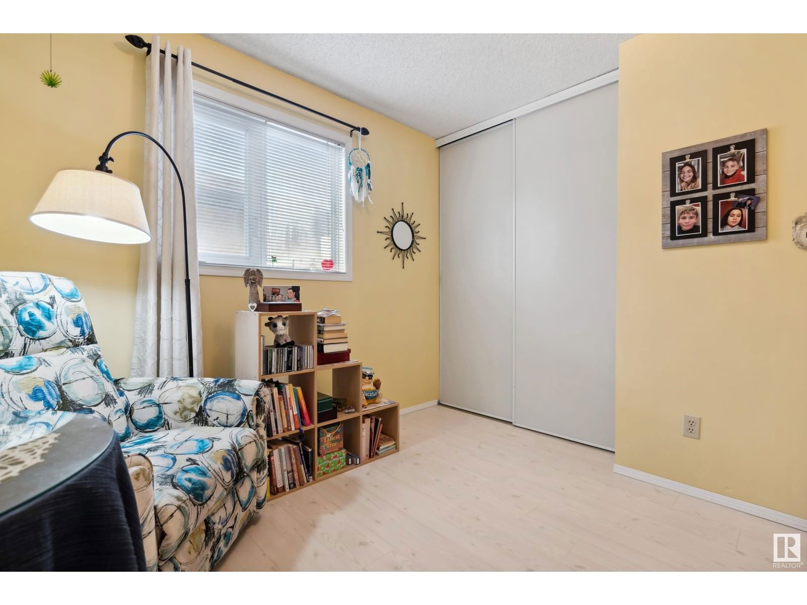 8218 93 AV Image 22
