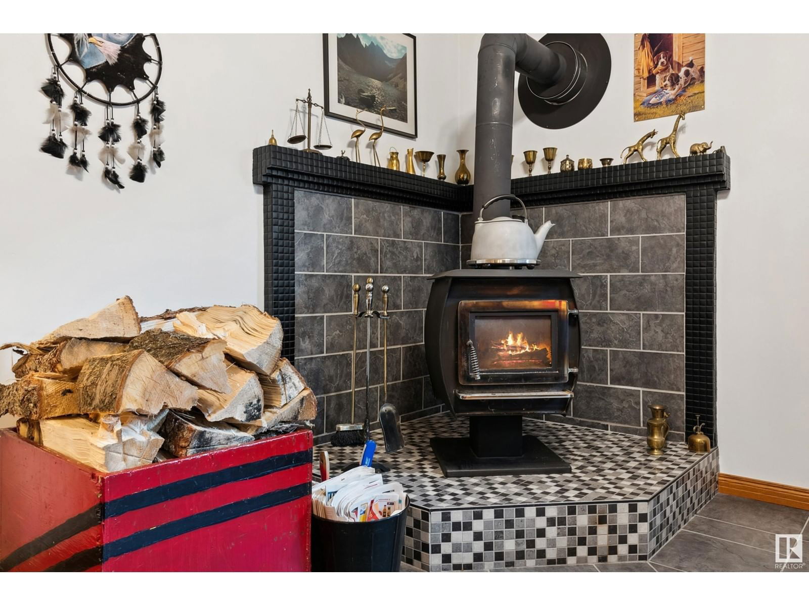 8218 93 AV Image 26