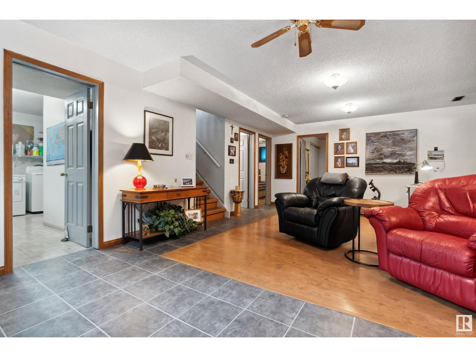 8218 93 AV Image 27