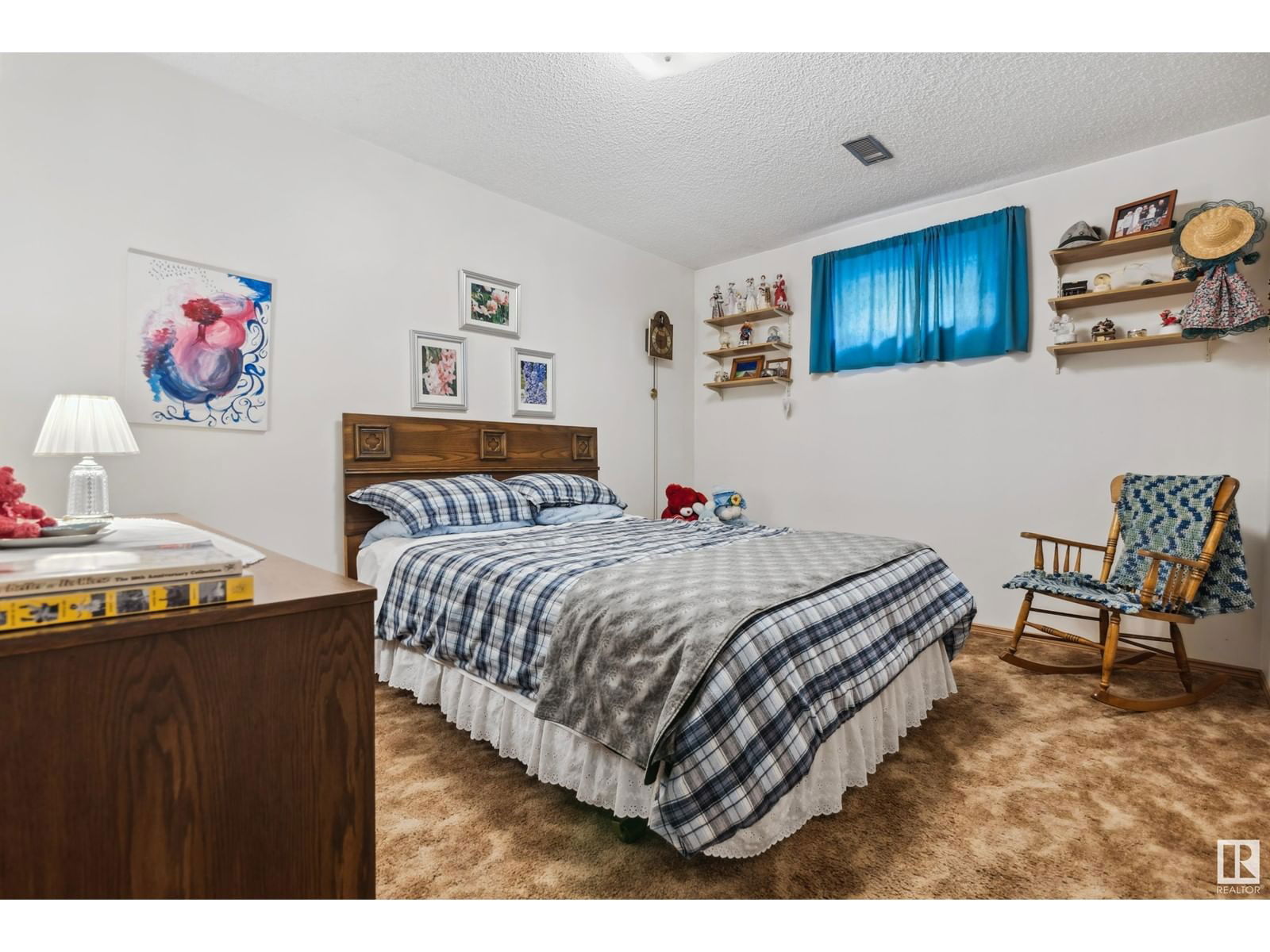 8218 93 AV Image 30