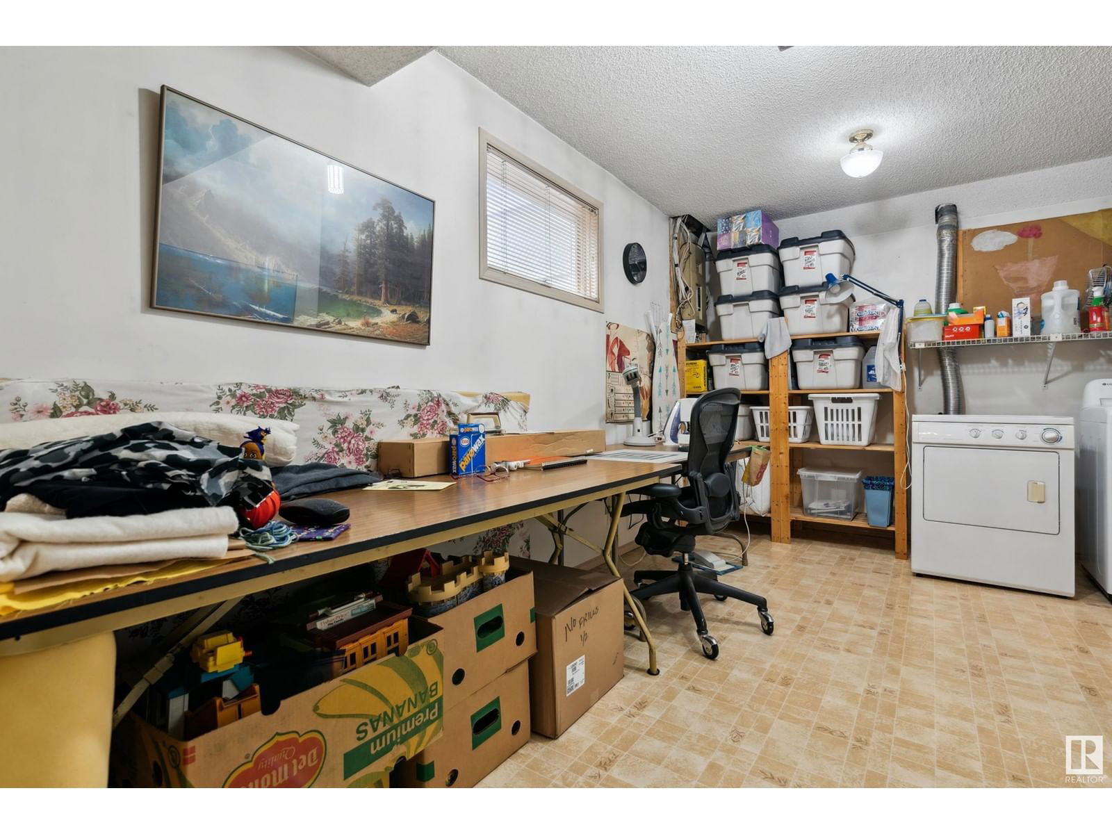 8218 93 AV Image 32