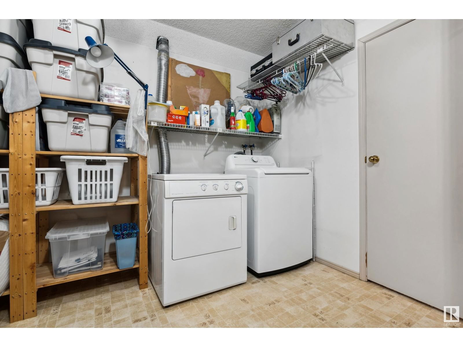 8218 93 AV Image 33