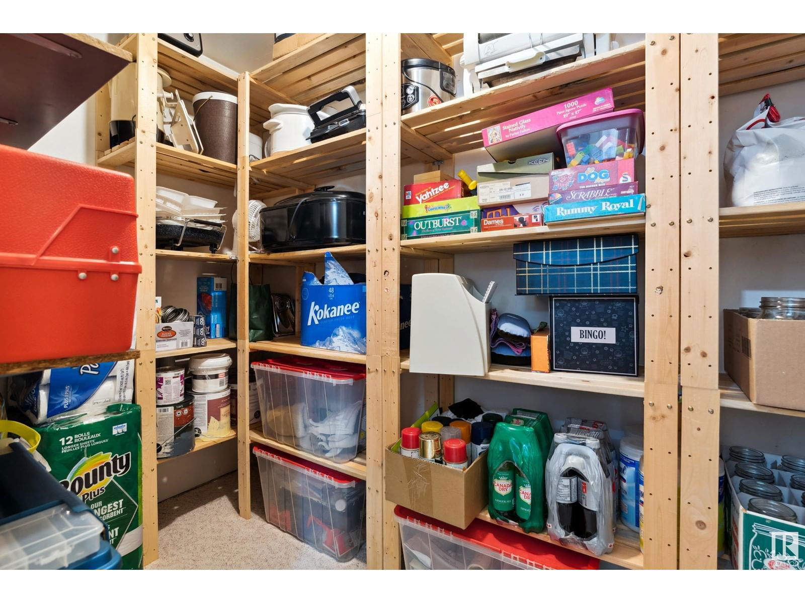 8218 93 AV Image 34