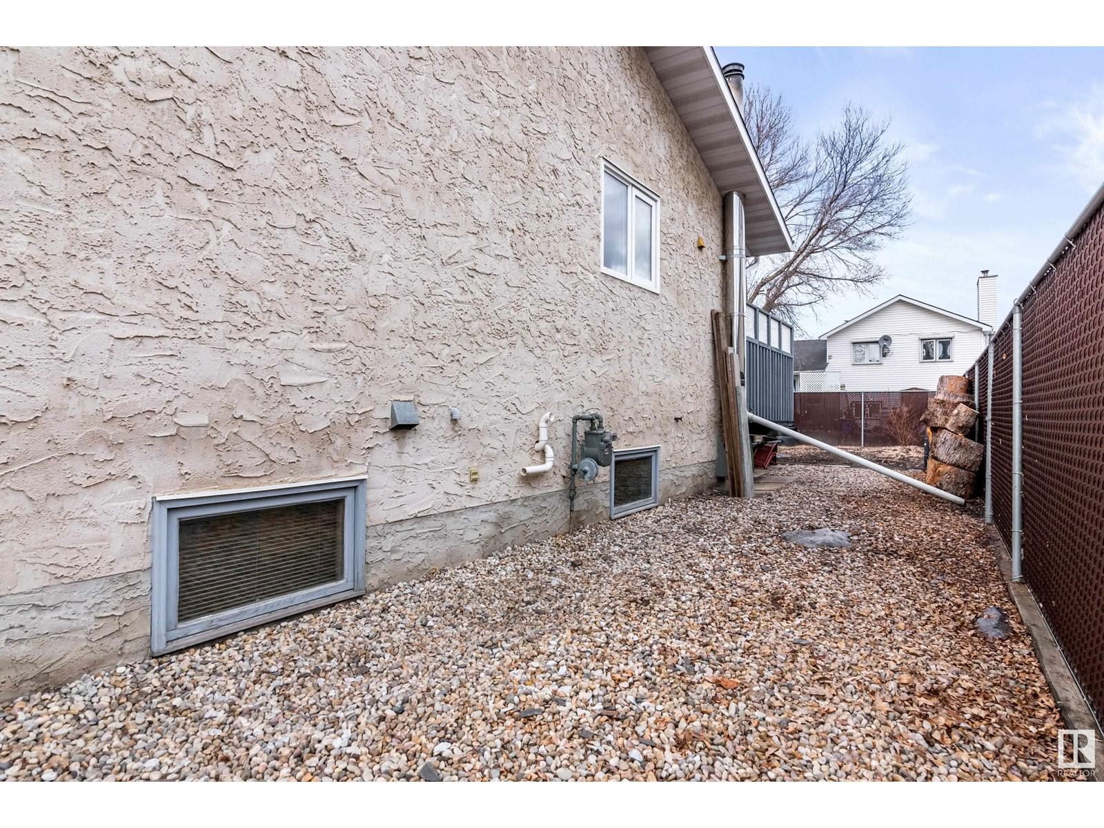 8218 93 AV Image 35