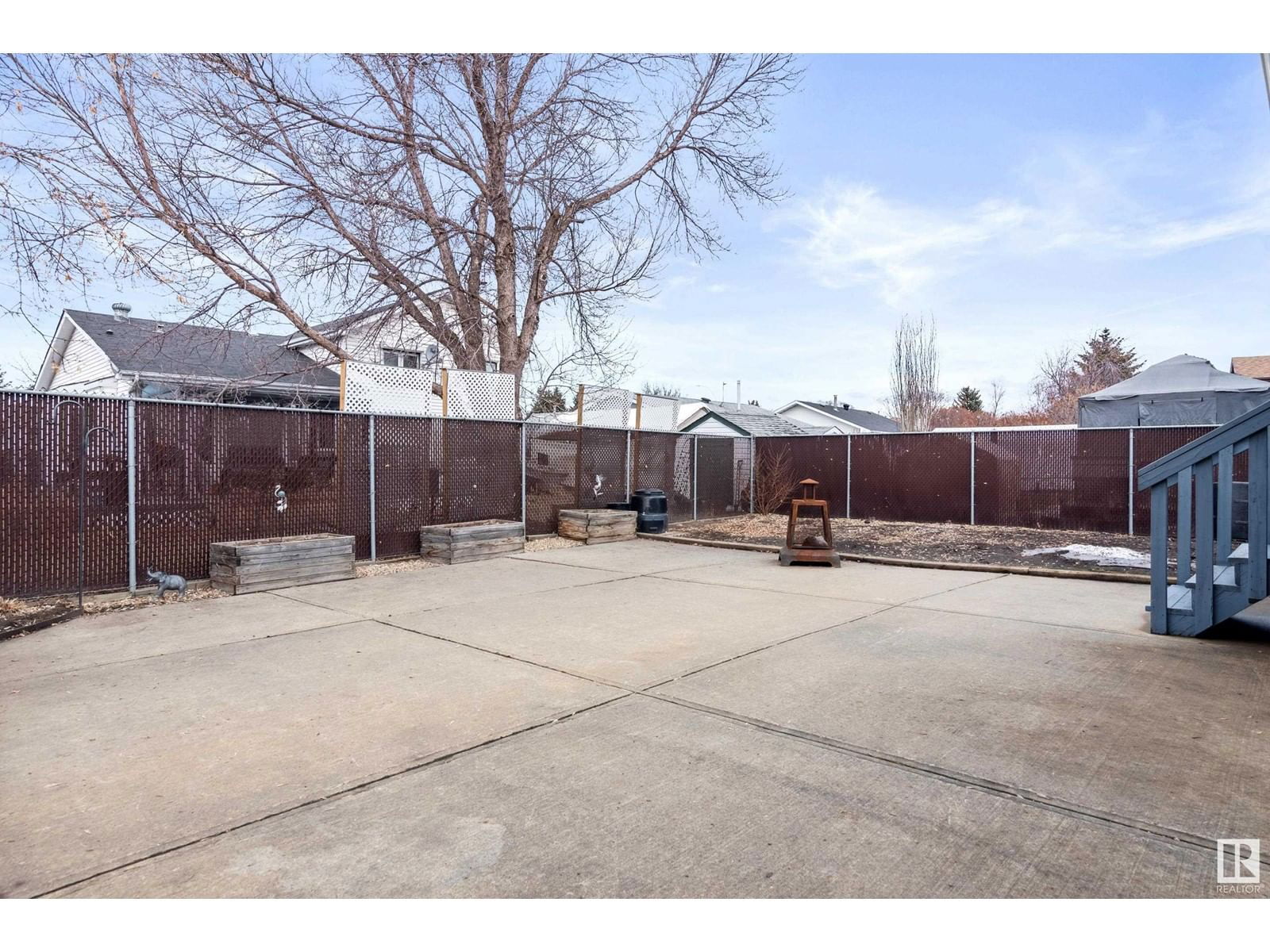 8218 93 AV Image 37
