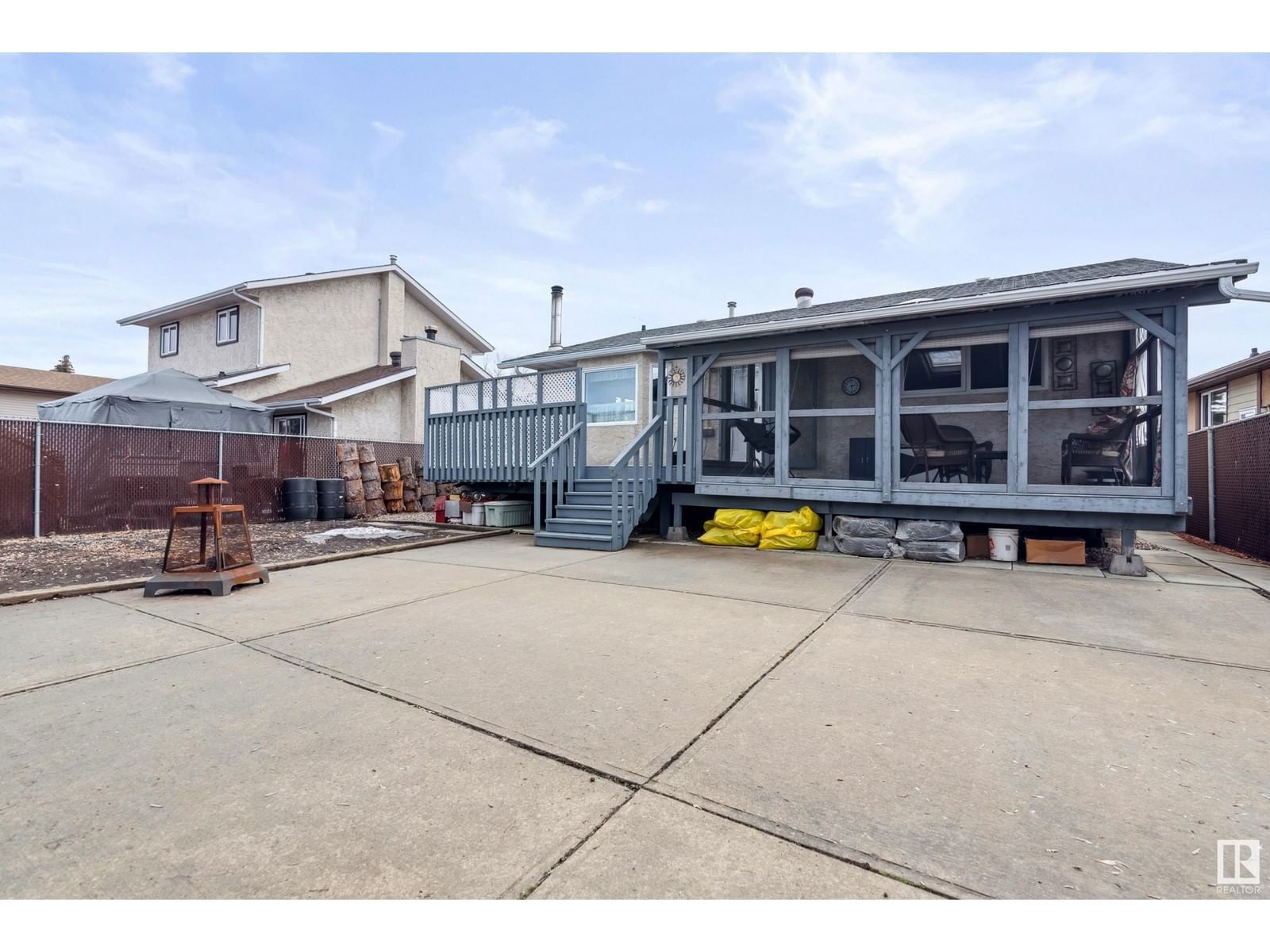 8218 93 AV Image 38