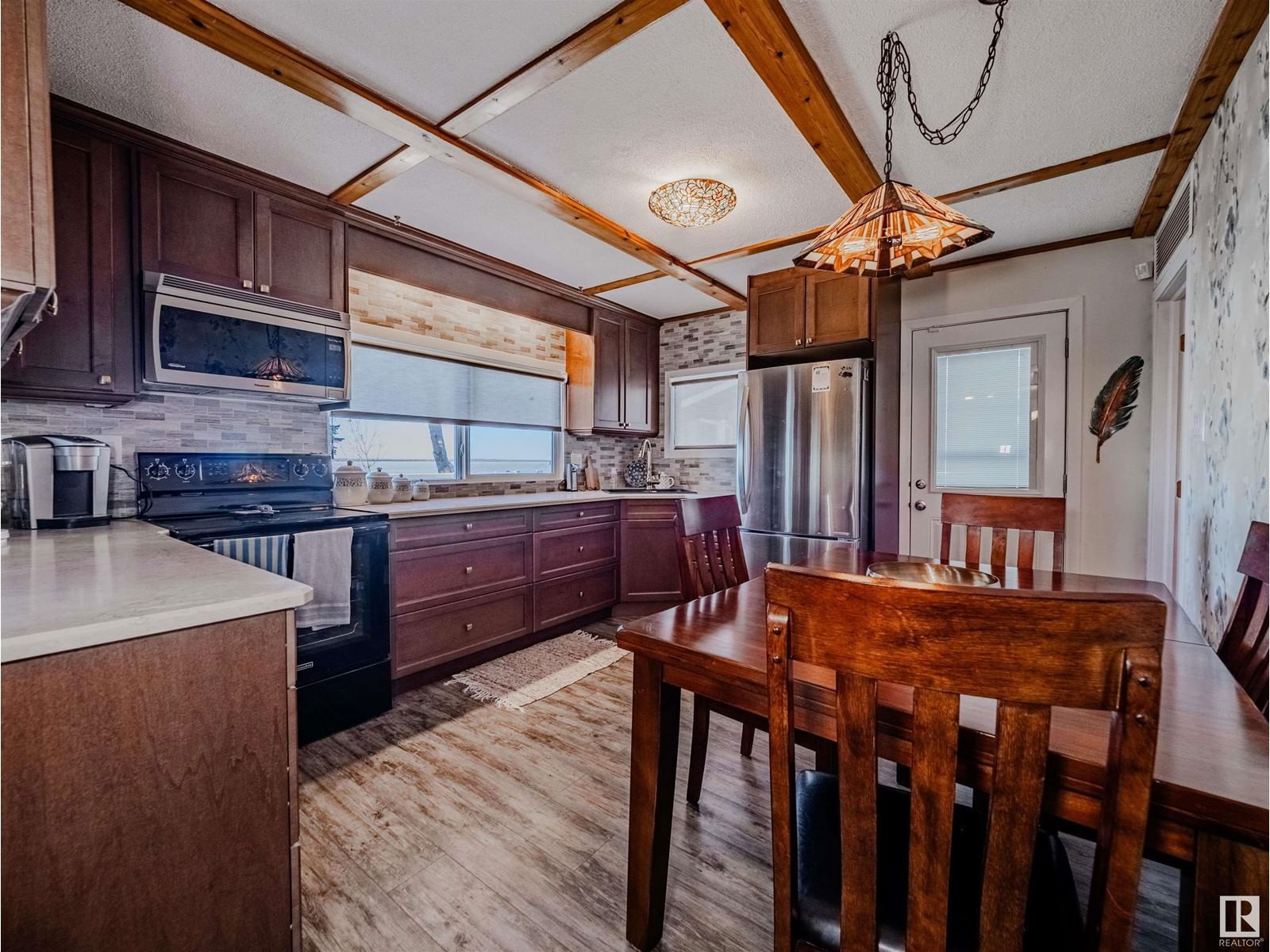 316 3 STREET Image 13