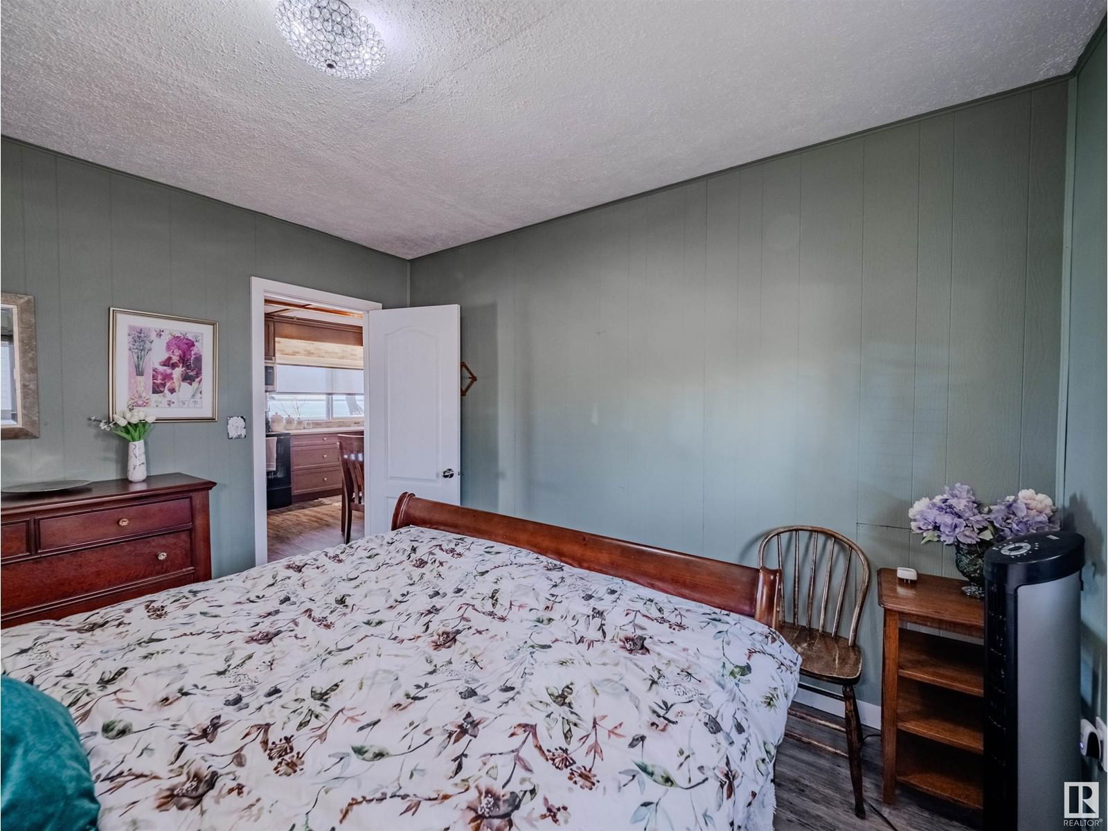 316 3 STREET Image 33