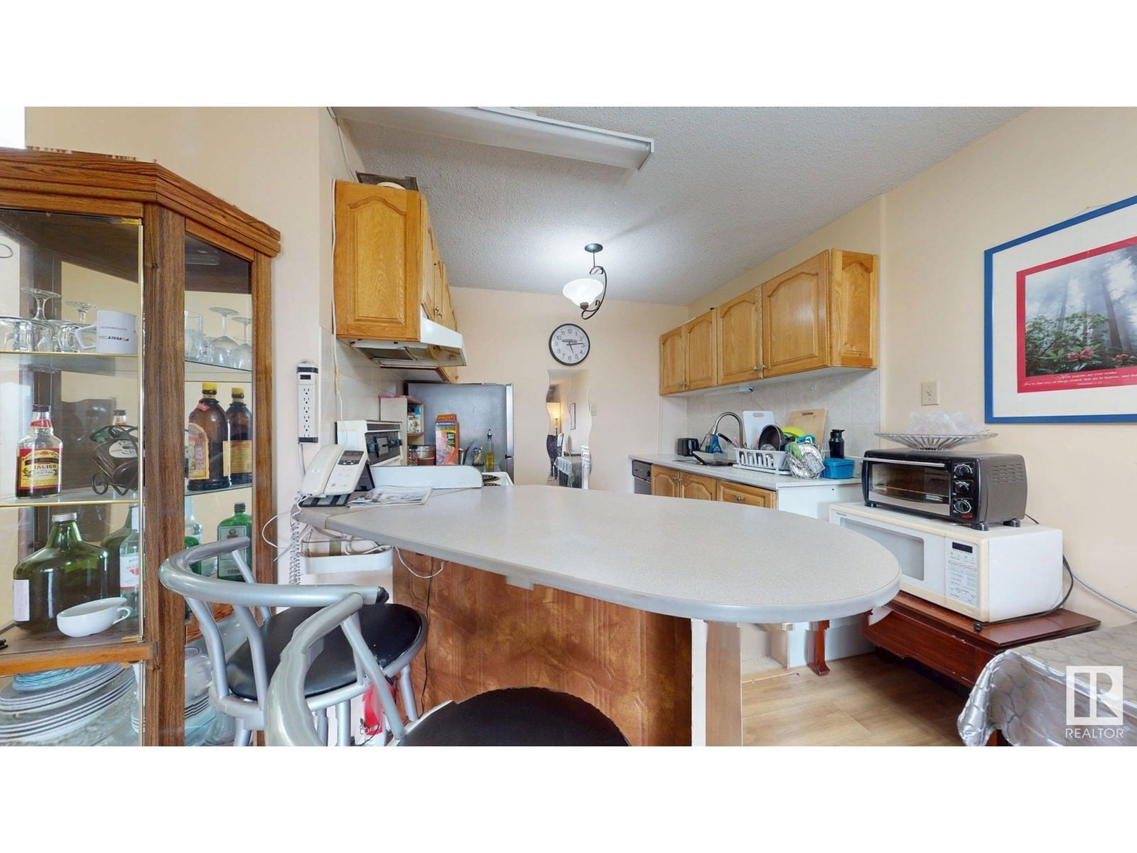 #203 - 9028 JASPER AV Image 4