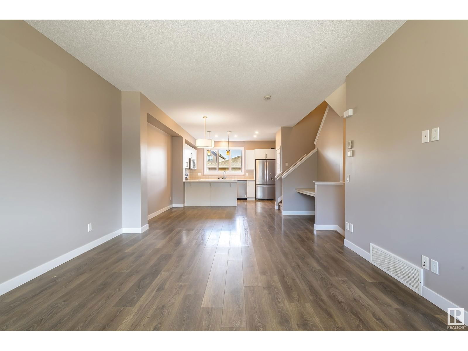 391 CHARLESWORTH DR Image 11
