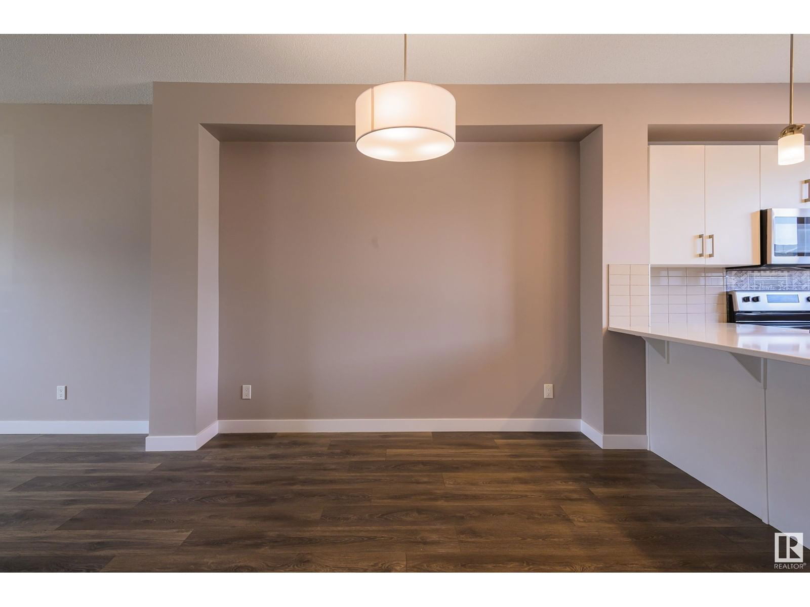 391 CHARLESWORTH DR Image 13