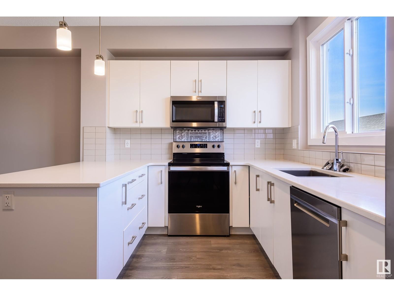 391 CHARLESWORTH DR Image 15