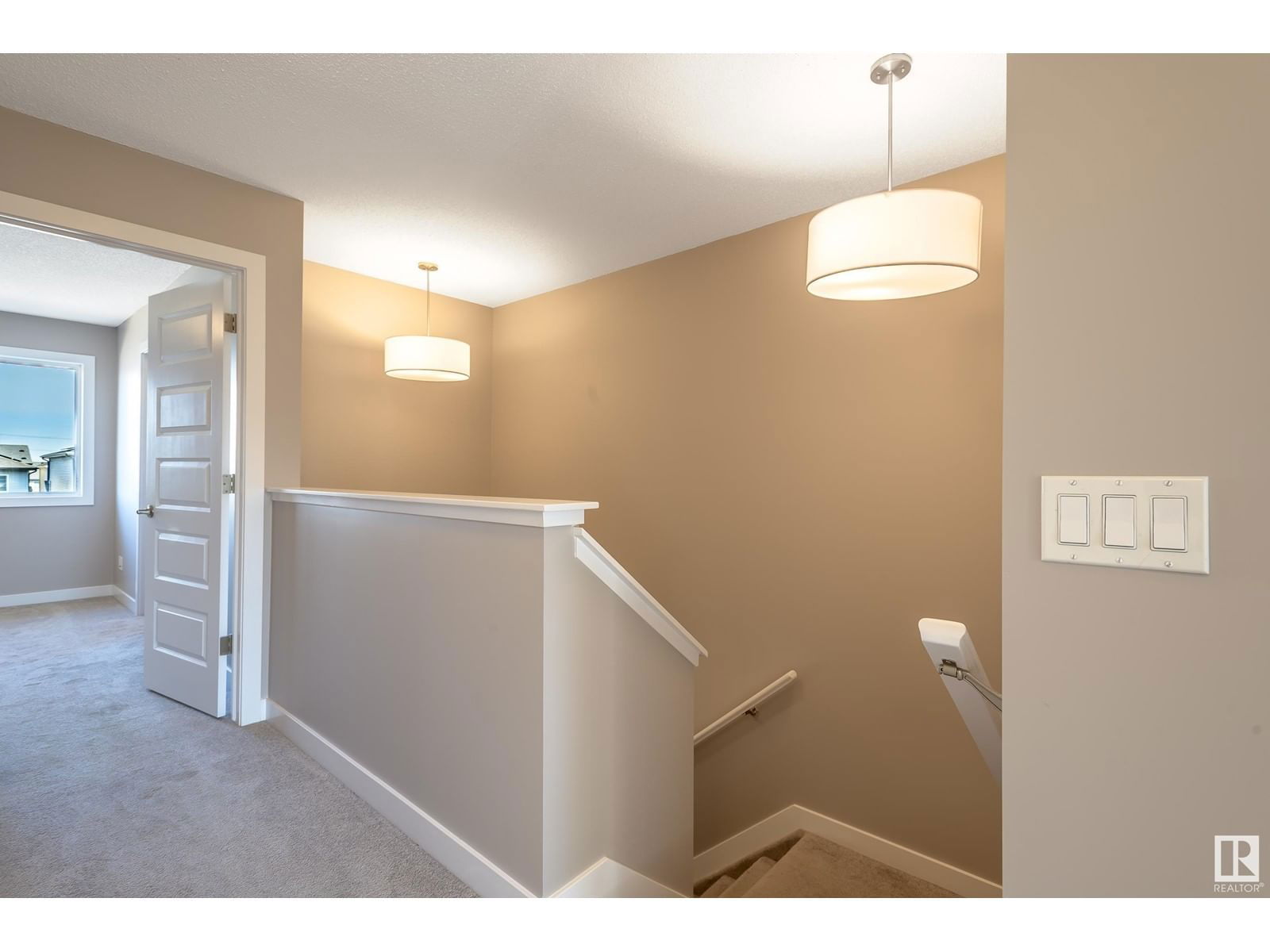 391 CHARLESWORTH DR Image 20