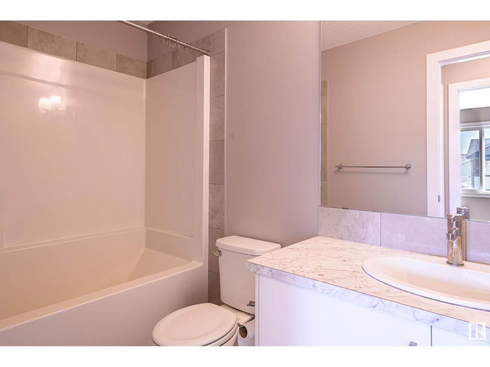 391 CHARLESWORTH DR Image 25