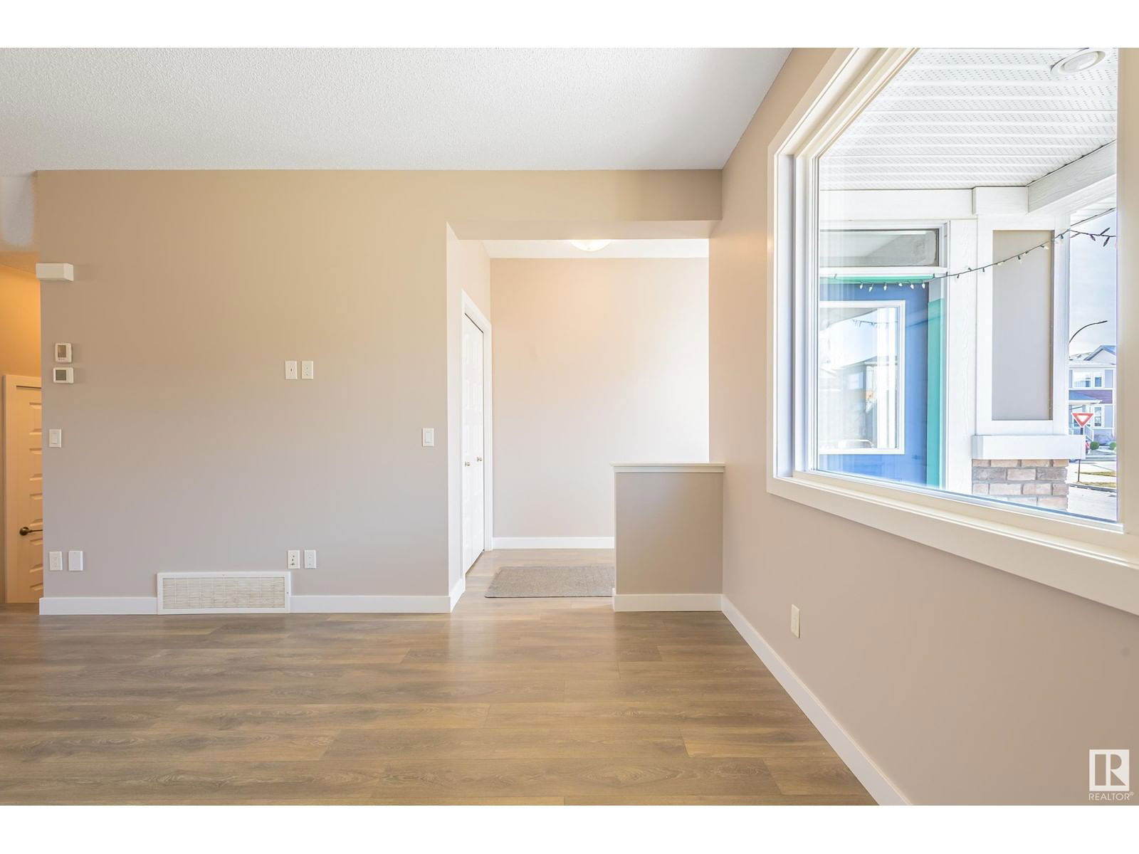 391 CHARLESWORTH DR Image 9
