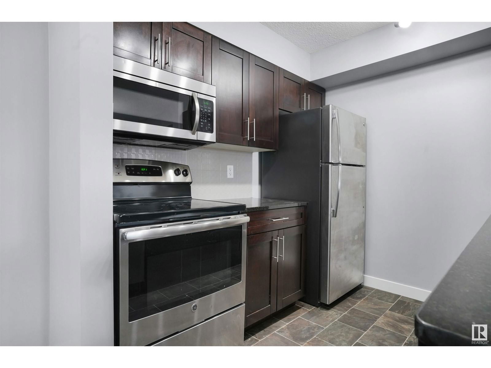 #204 - 5370 CHAPPELLE RD Image 13