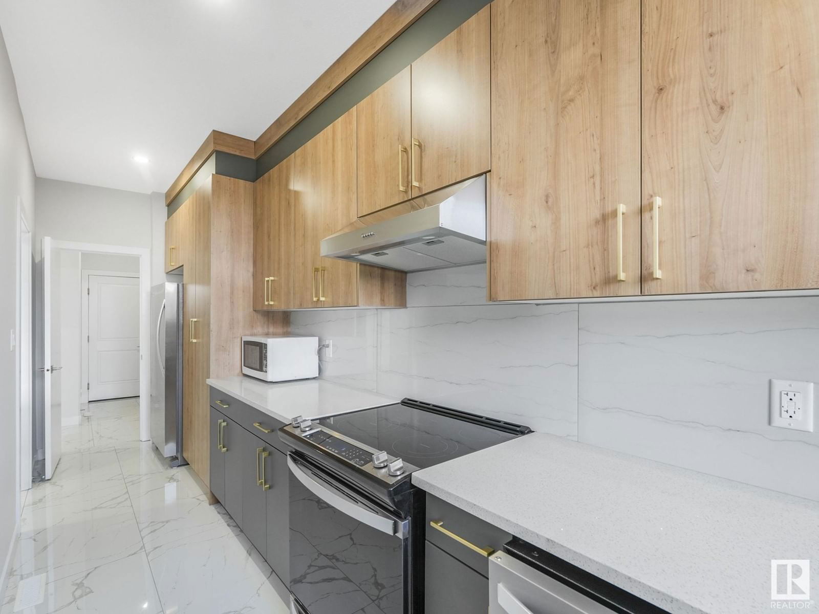 NW - 1104 152 AV Image 10