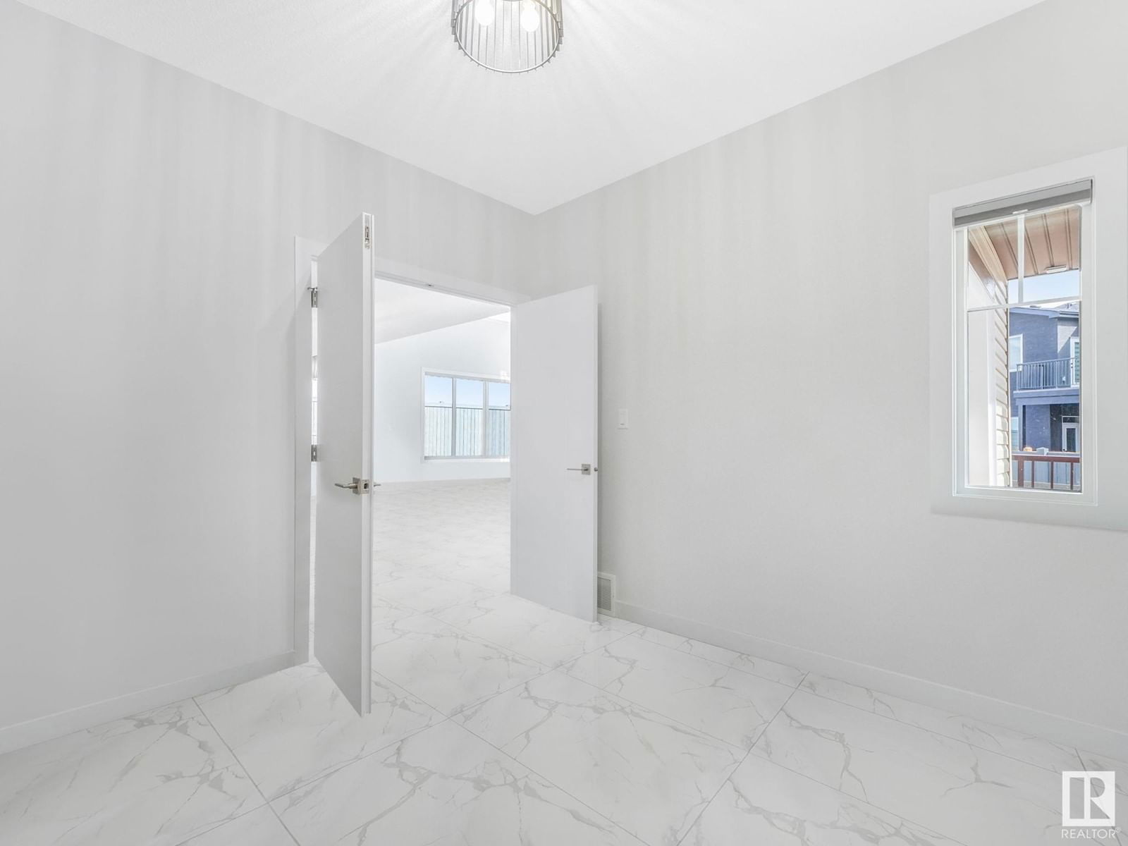 NW - 1104 152 AV Image 14