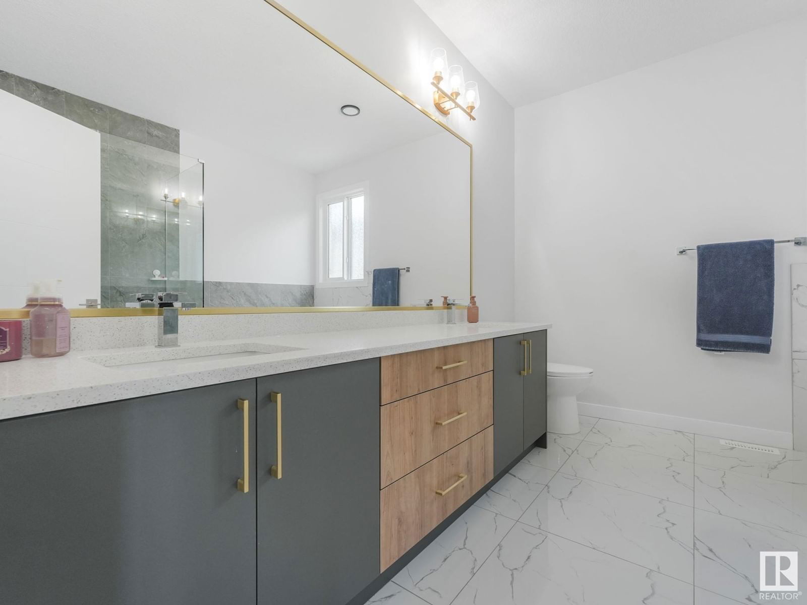 NW - 1104 152 AV Image 20