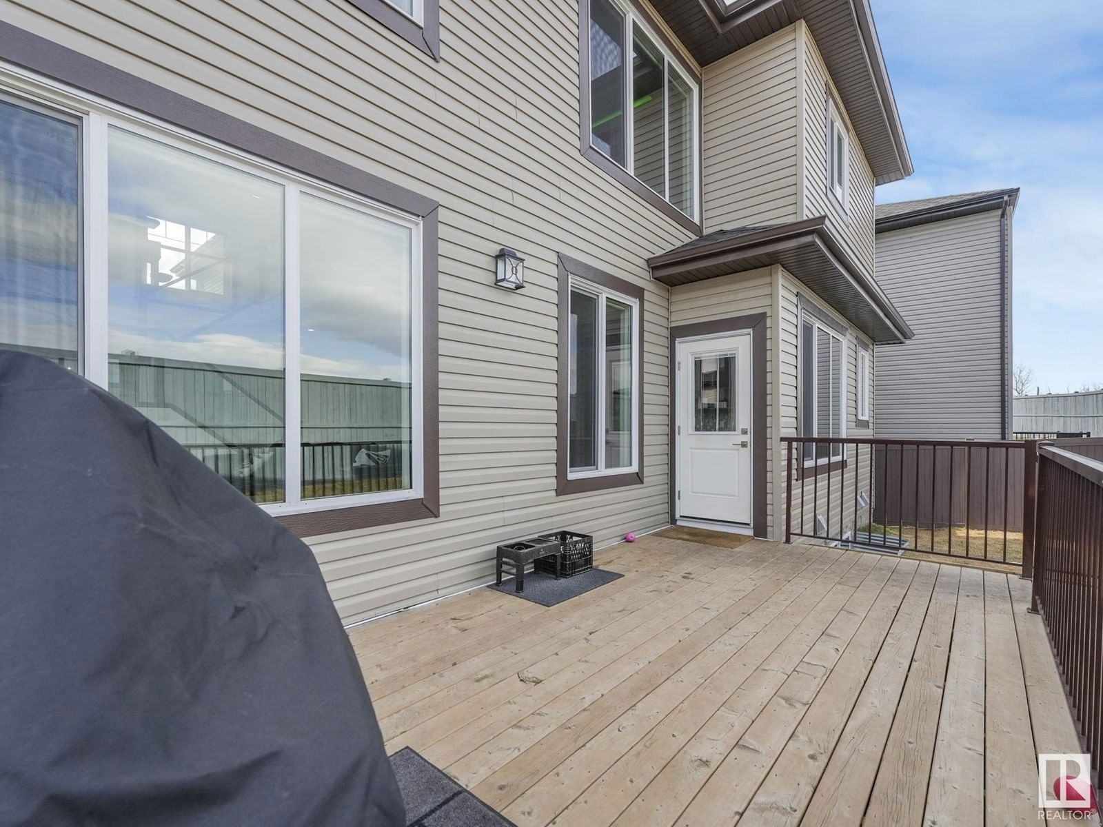 NW - 1104 152 AV Image 32