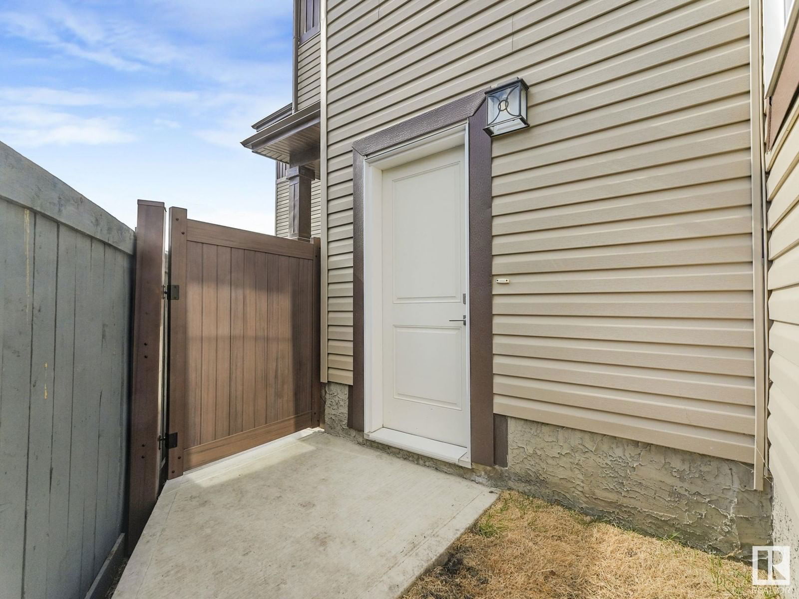 NW - 1104 152 AV Image 35