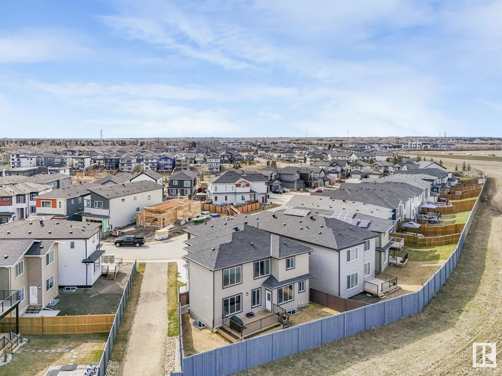NW - 1104 152 AV Image 40