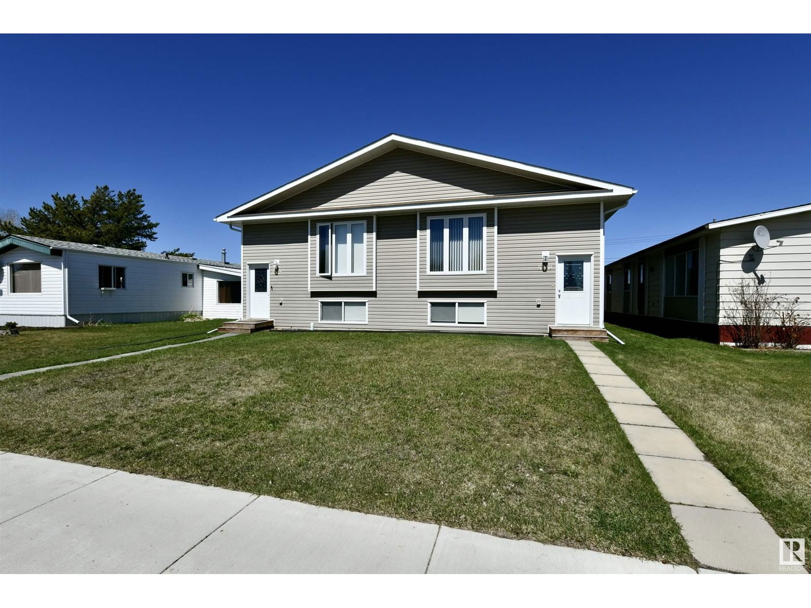 5230 55 AV Image 1