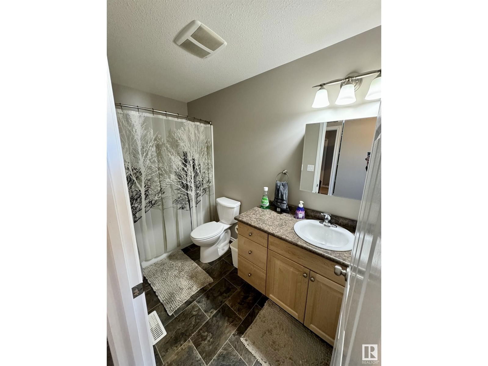 5230 55 AV Image 14