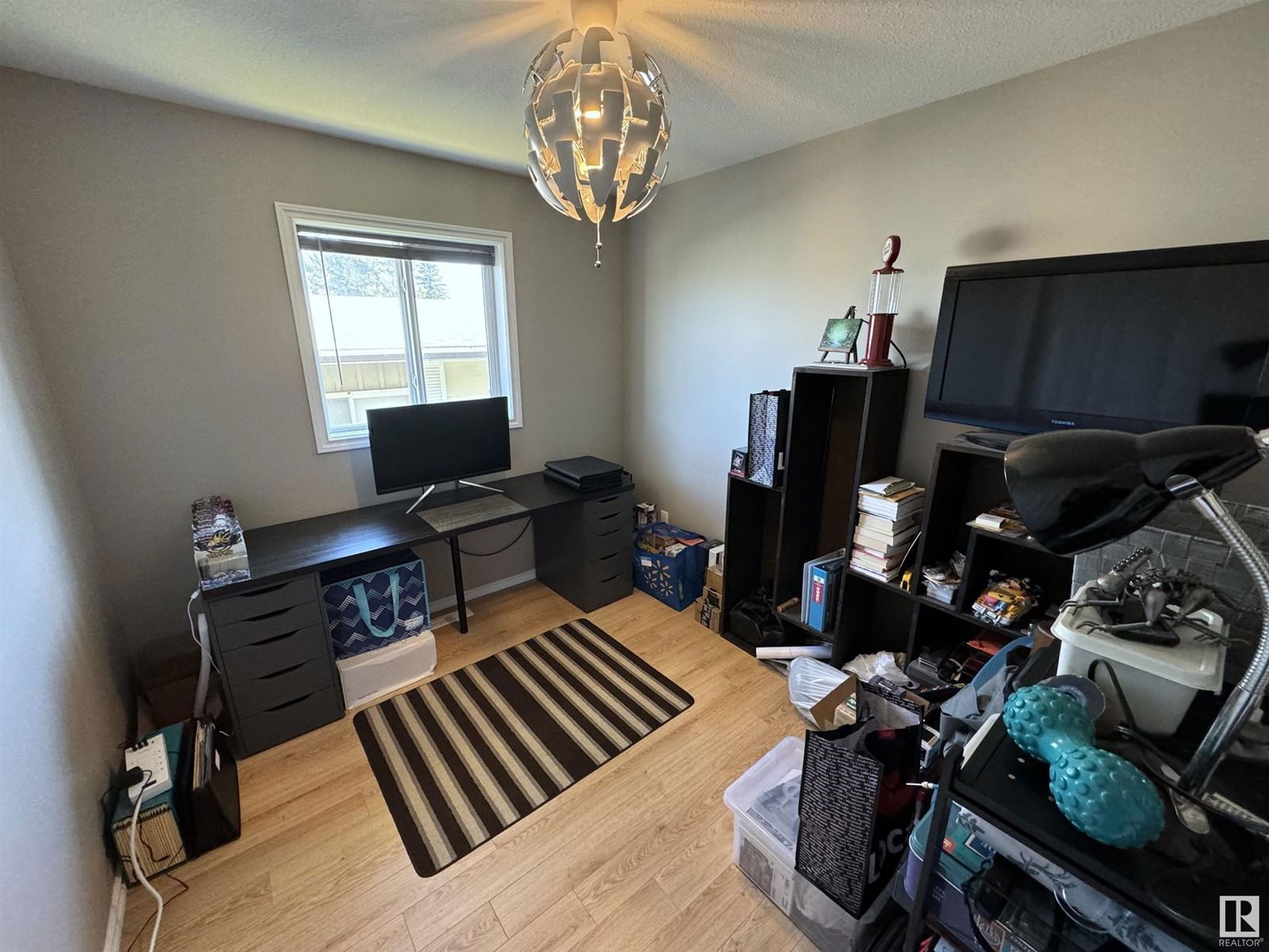 5230 55 AV Image 15