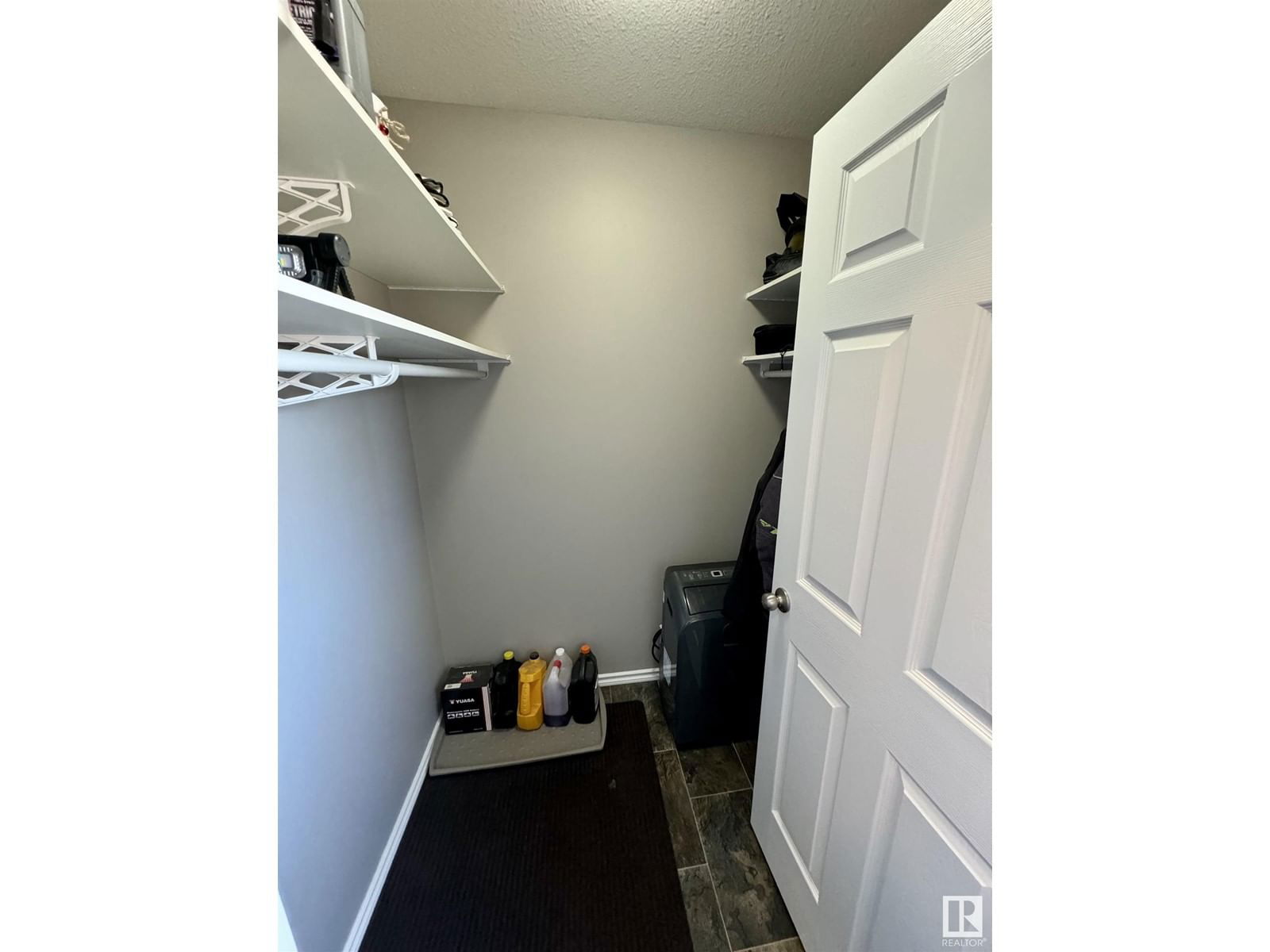 5230 55 AV Image 16